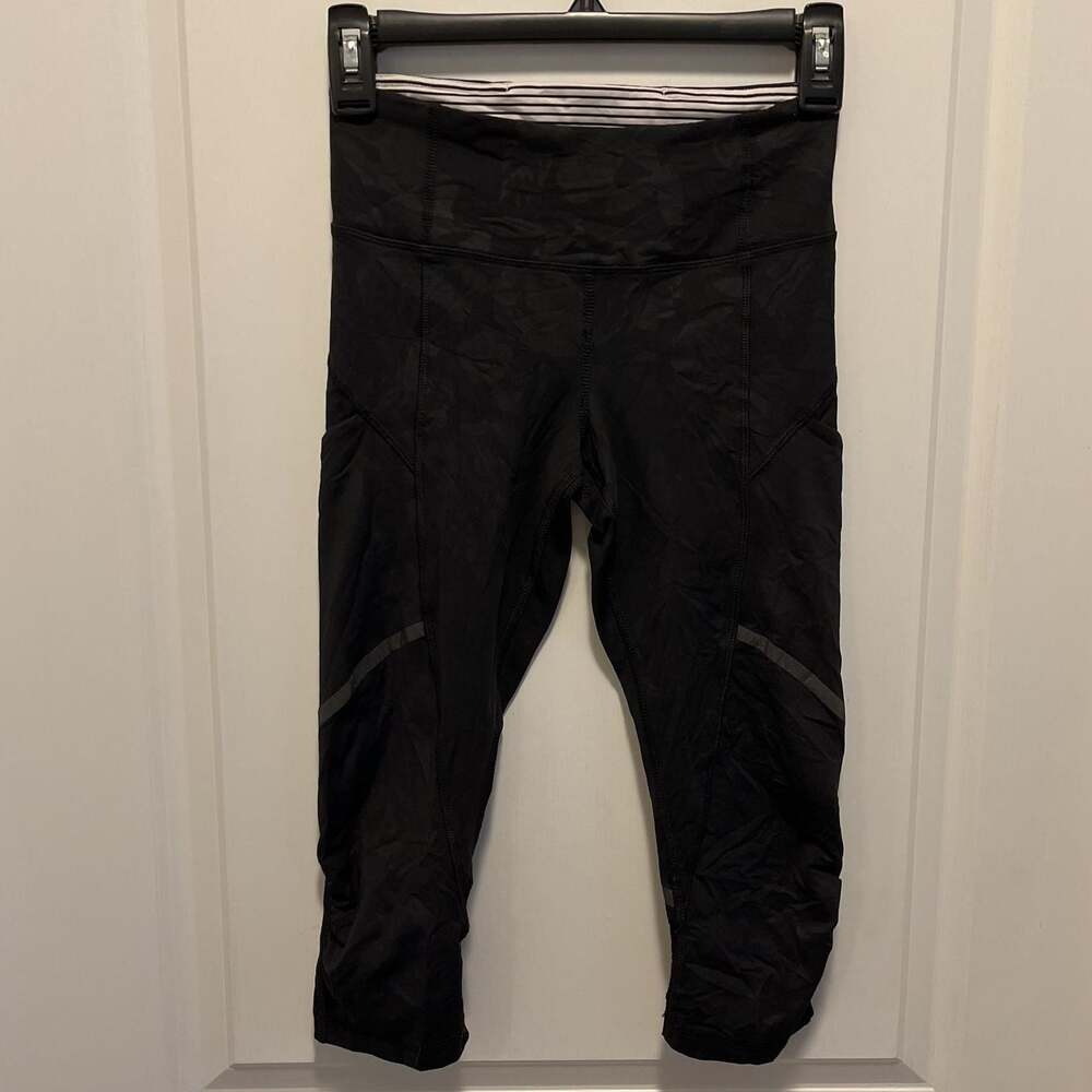 Lululemon Hop To It Crop 17" Black Mesh Panel Reflective Leggings